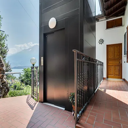 Wonderful Flat With Swimming Pool, Lift And Garden *