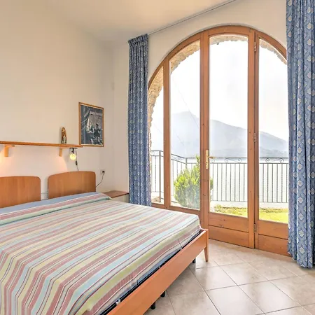 Wonderful Flat With Swimming Pool, Lift And Garden Apartment *