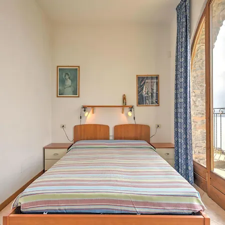 Apartment Wonderful Flat With Swimming Pool, Lift And Garden *