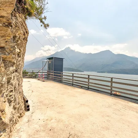 Wonderful Flat With Swimming Pool, Lift And Garden * Gravedona