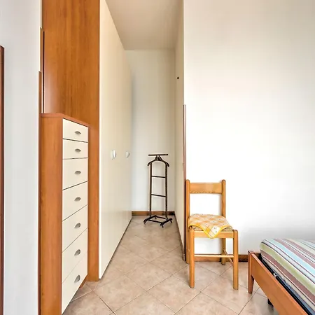 Wonderful Flat With Swimming Pool, Lift And Garden