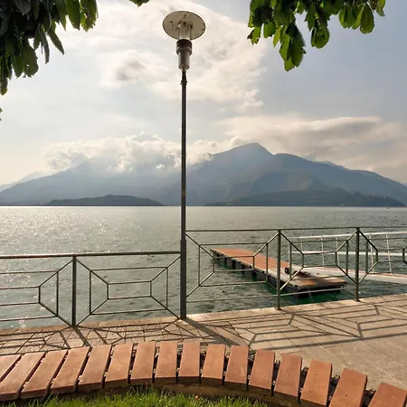 Wonderful Flat With Swimming Pool, Lift And Garden Apartment