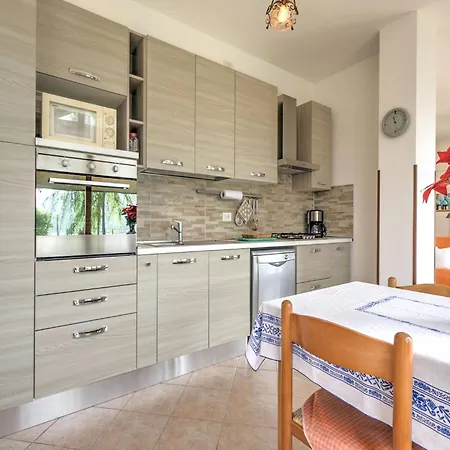 Apartment Wonderful Flat With Swimming Pool, Lift And Garden *